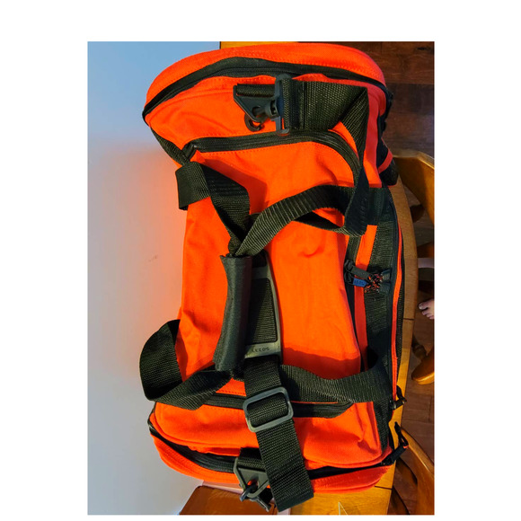 Leed's Red Excel Sport Deluxe 20" Duffel Bag - Picture 2 of 4